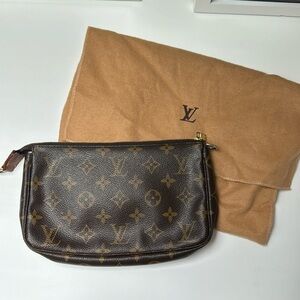 Louis Vuitton Monogram Pochette